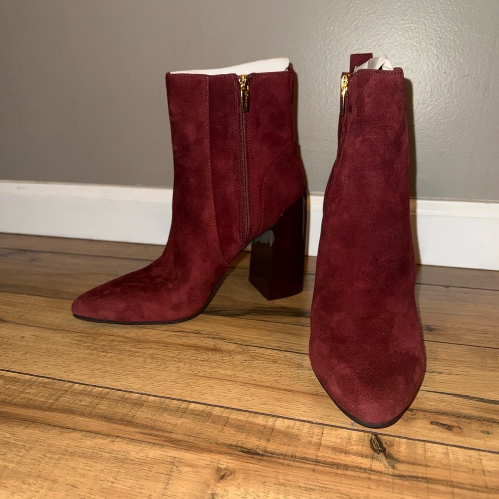 Vince Camuto - Women's Suede Enverna Heeled Bootie